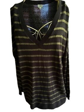 Crown & Ivy Black and Gold Striped V-Neck Tunic- XL - excellent condition !!